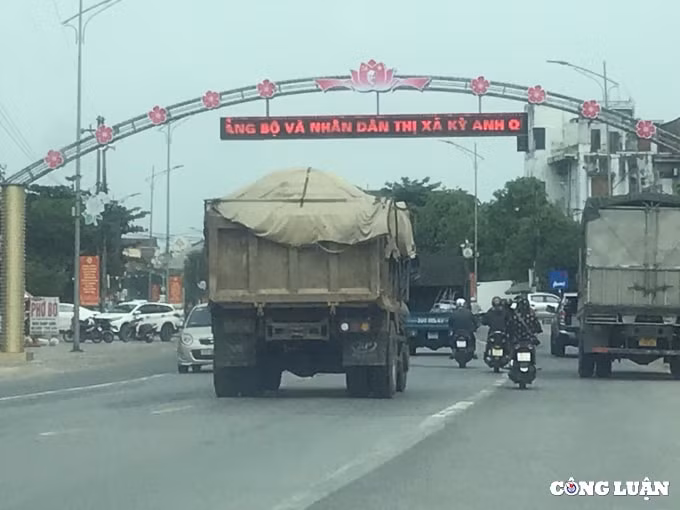 ha tinh nhuc nhoi tinh trang hung than dai nao tren cac tuyen pho tai thi xa ky anh hinh 10