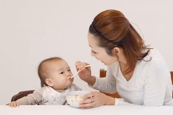 5 sai lam nghiem trong khi cham soc tre nho hinh 1