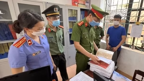 khoi to can bo dia chinh hanh dan buoc phai boi tron moi lam thu tuc cap doi so do hinh 1