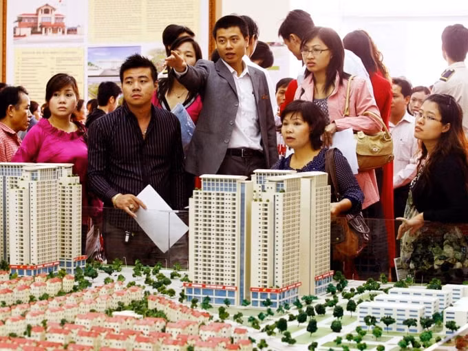 mot met vuong ba nguoi lam nghe moi gioi bat dong san hinh 1