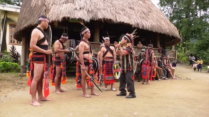 nghe nhan bhling hanh cay dai thu cua nguoi co tu o cong don hinh 1