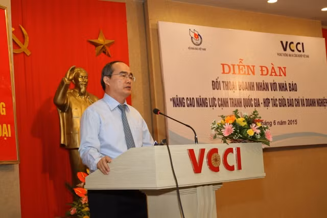 Ông Nguyễn Thiện Nhân - Ủy viên Bộ Chính trị, Chủ tịch Ủy ban Mặt trận Tổ quốc Việt Nam phát biểu chỉ đạo tại Diễn đàn.