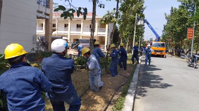 EVN HCMC yêu cầu các đơn vị tuyệt đối không cắt điện công tác, bố trí đầy đủ máy phát điện dự phòng để sử dụng trong trường hợp cần thiết.