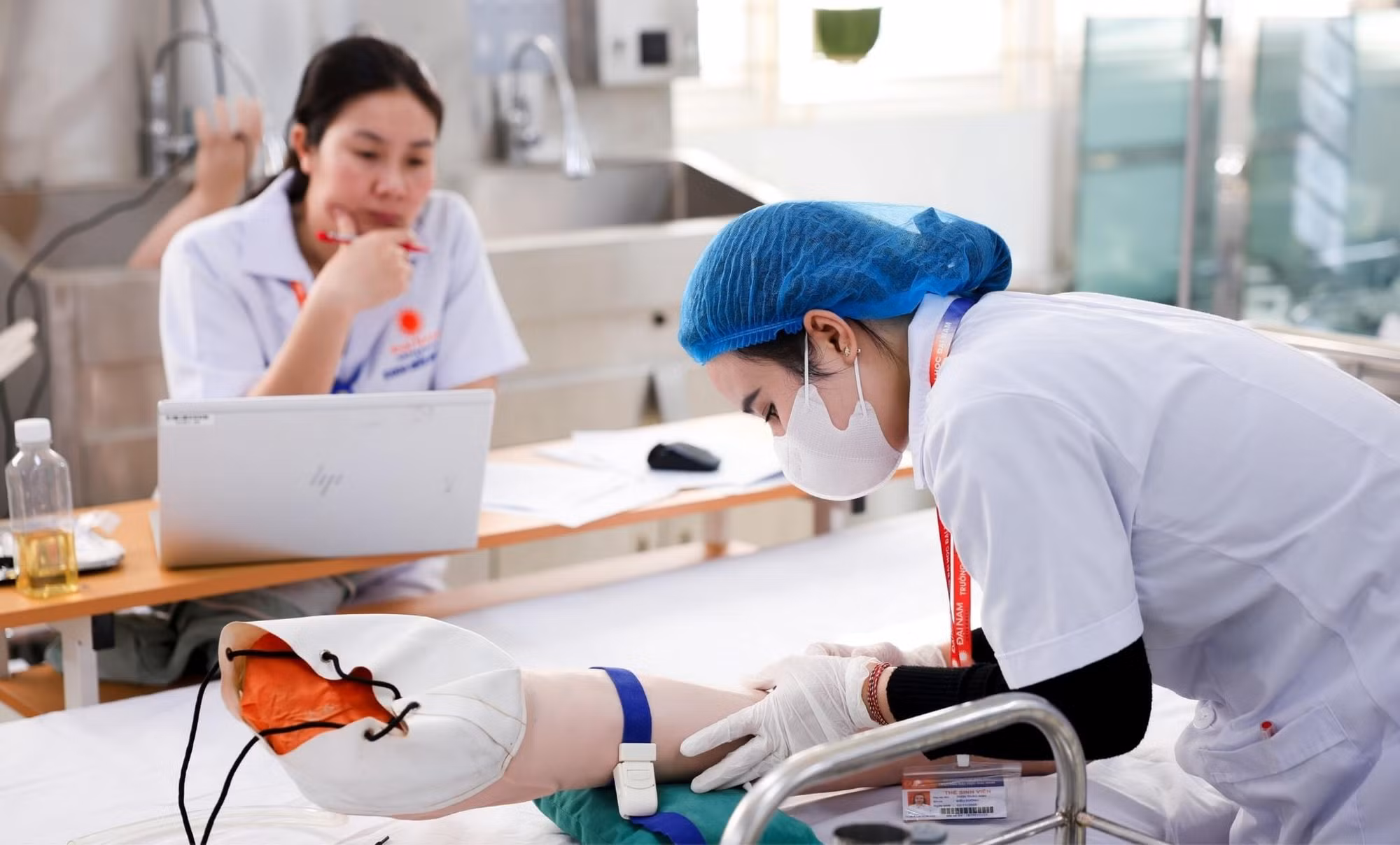 Hình ảnh: Triển lãm ký họa kỷ niệm 72 năm Chiến thắng Điện Biên Phủ số 1