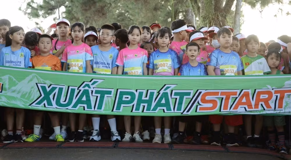 gia lai hon 1000 van dong vien danh thuc vung que chu pah thong qua giai half marathon 2024 hinh 5