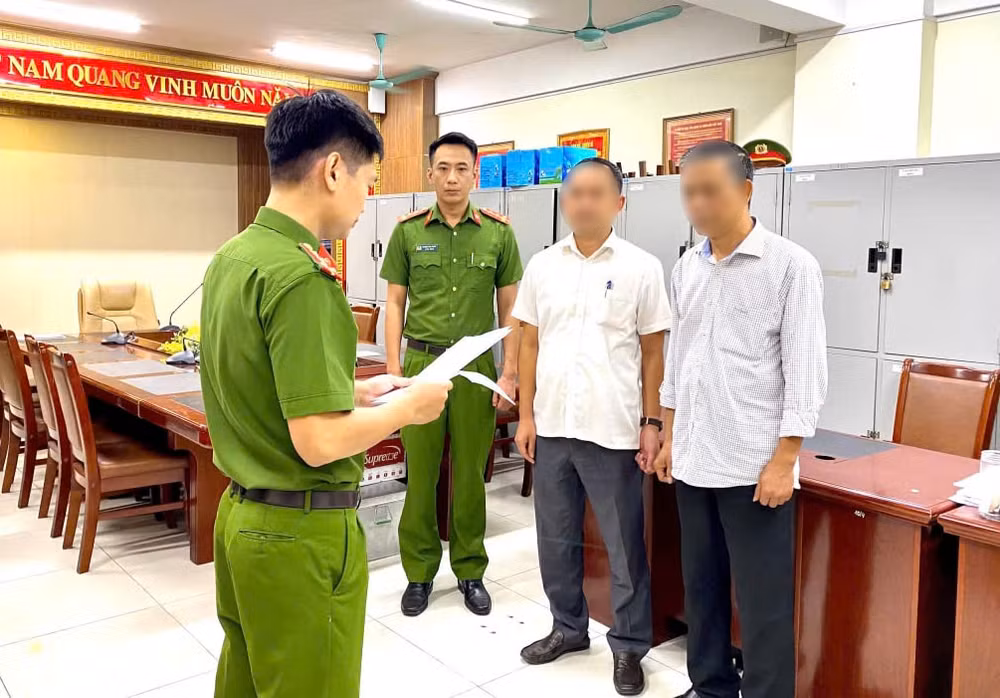 khoi to bat tam giam giam doc trung tam quan trac moi truong quang ninh hinh 1