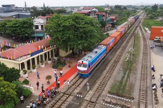 Xem xét ưu tiên nguồn lực triển khai dự án đường sắt Móng Cái - Hạ Long - Hải Phòng
