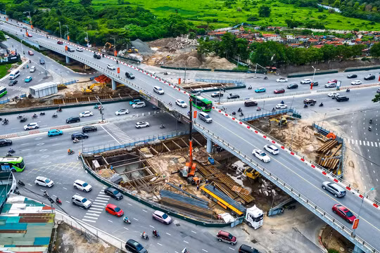 Hà Nội: Tổ chức giao thông đường Đàm Quang Trung, giảm thiểu ùn tắc
