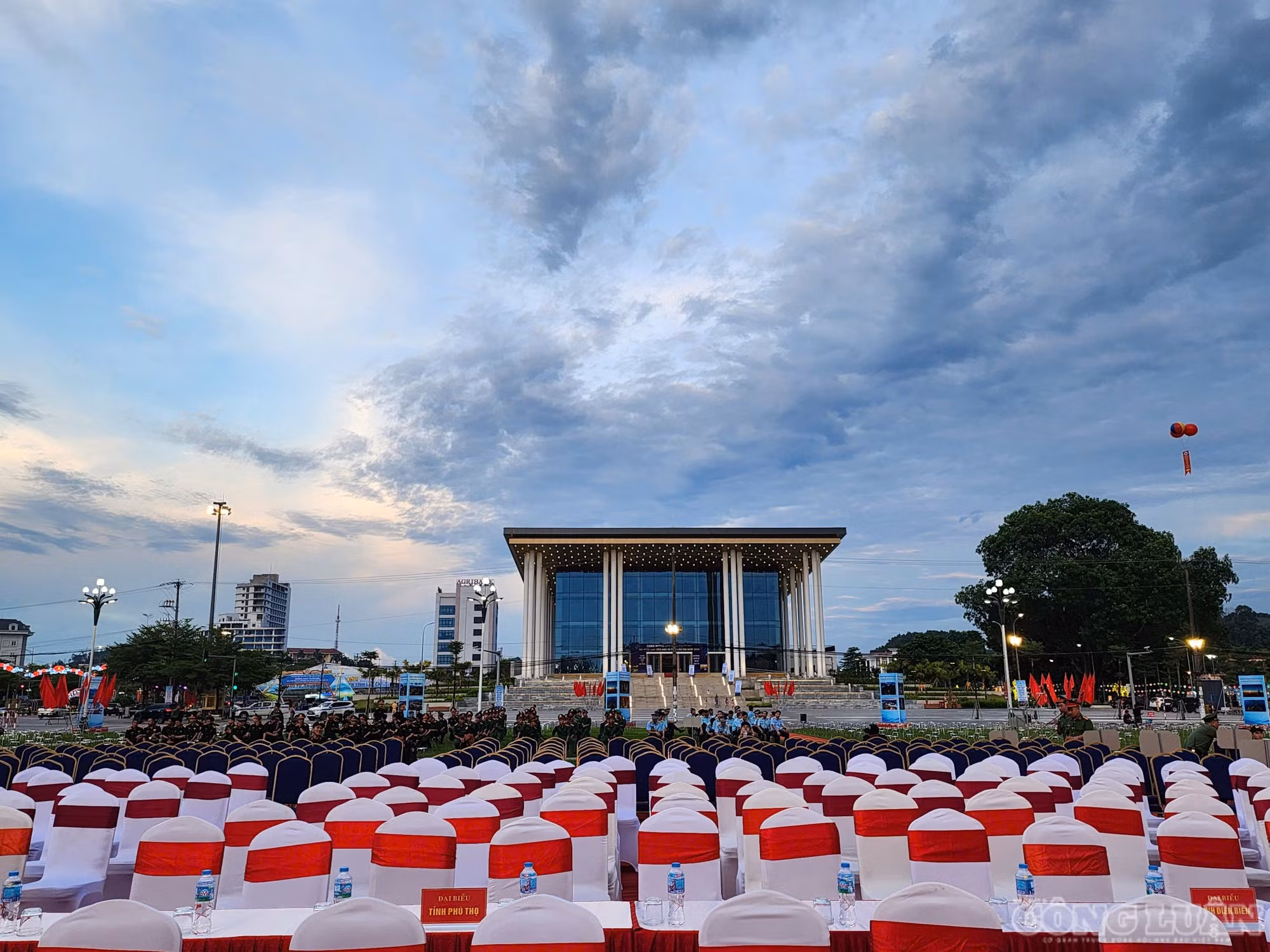 clo_br_trung-tam-hoi-nghi.jpg