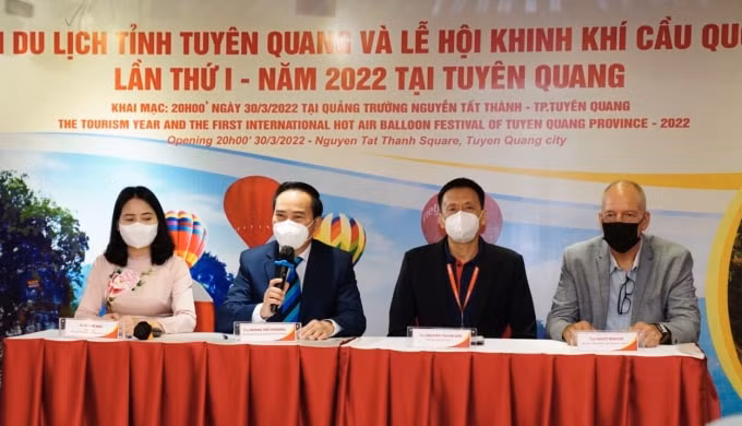 vietjet dong hanh cung le hoi khinh khi cau quoc te tuyen quang 2022 hinh 2