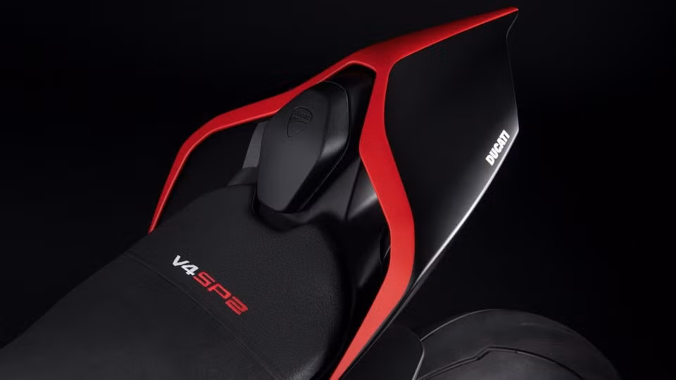 ducati panigale v4 sp2 ra mat so huu suc manh gan 230 ma luc hinh 3
