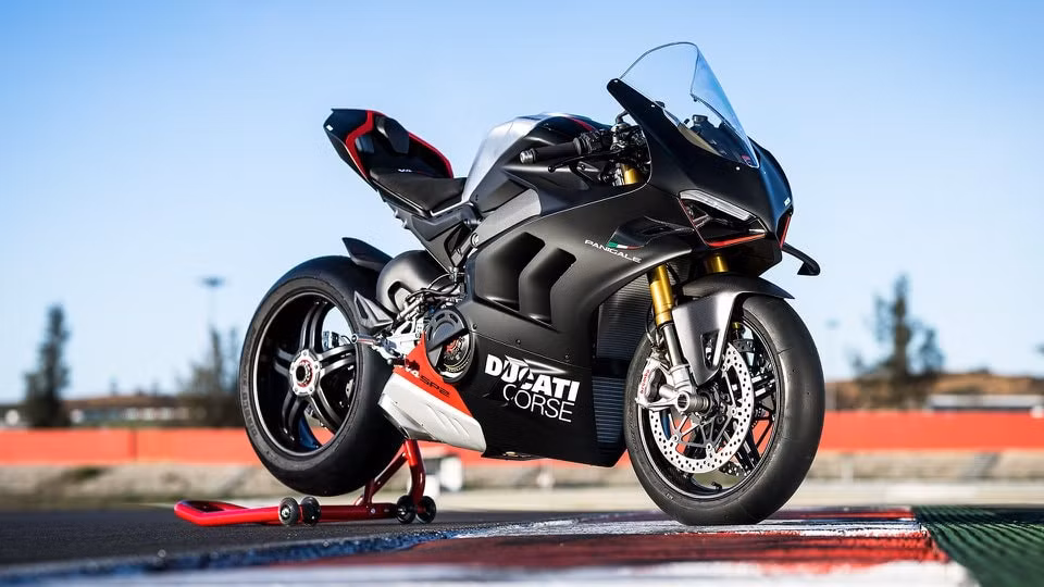 ducati panigale v4 sp2 ra mat so huu suc manh gan 230 ma luc hinh 1