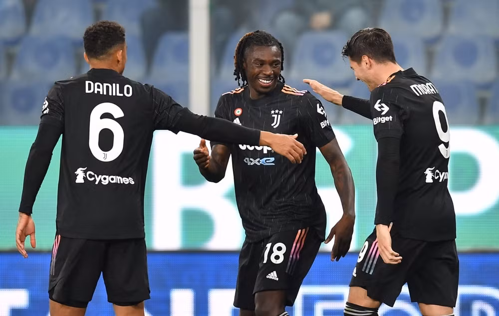 juventus va ac milan cung thang cuoc dua vo dich serie a tro lai nong bong hinh 1