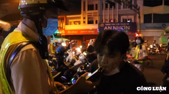 nguoi vi pham choi khong uong bia khi lai xe chi thua nhan khi duoc moi den benh vien xet nghiem hinh 14