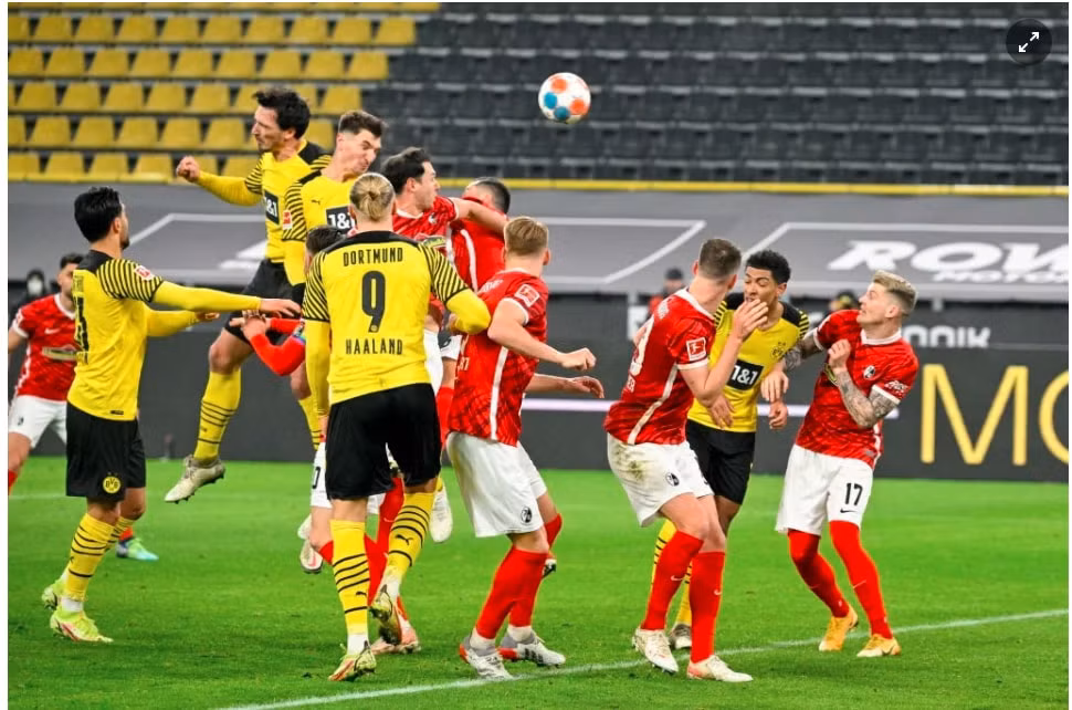 haaland lap cu dup dortmund danh bai freiburg o vong 19 bundesliga hinh 3