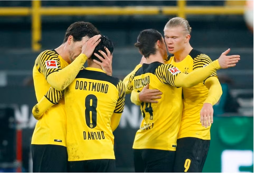 haaland lap cu dup dortmund danh bai freiburg o vong 19 bundesliga hinh 8