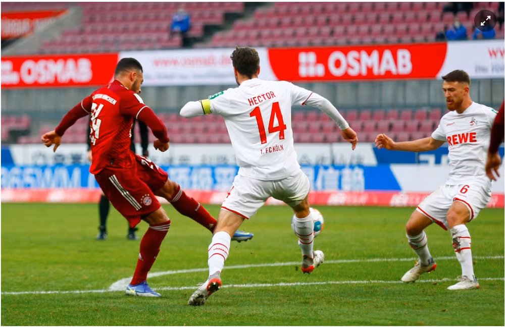 lewandowski lap hat trick giup bayern nhan chim cologne hinh 3