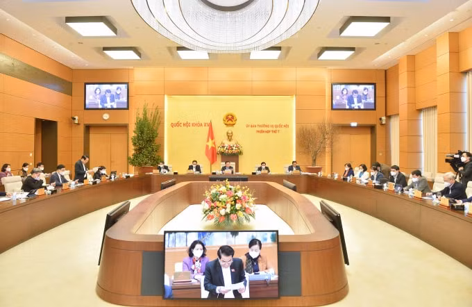 dieu tra vu dua nhan hoi lo de bo qua thu tuc xep lot xe cho hang xuat khau hinh 1