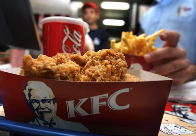 trung quoc keu goi tay chay kfc vi khuyen khich lang phi do an hinh 1