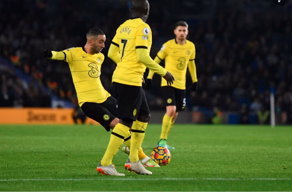 ziyech lap sieu pham chelsea van hoa that vong truoc brighton hinh 3