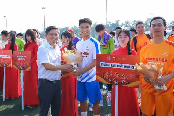Tưng bừng khai mạc giải bóng đá Cúp Nhà báo và Công luận lần thứ V