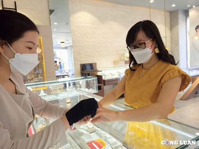 via than tai 2022 doanh nghiep tung hang loat san pham nguoi dan do xo mua vang tu som hinh 5