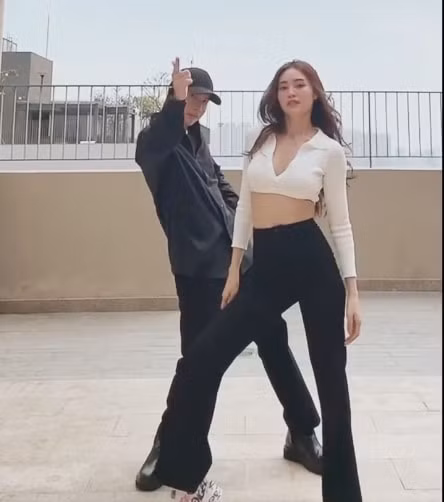 ninh duong lan ngoc va nhung lan khoe kha nang vu dao tren tiktok hinh 4