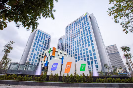 FPT được vinh danh tại Top 10 Công ty Công nghệ uy tín và Top 50 Công ty Đại chúng uy tín & Hiệu quả năm 2026