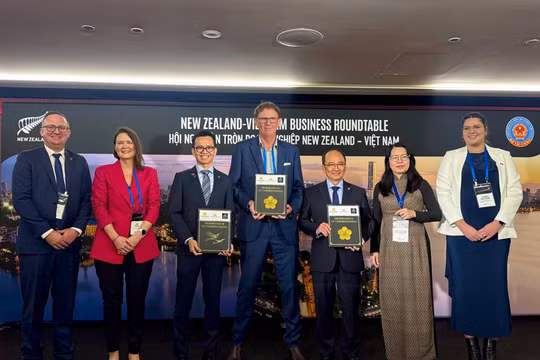 Vietnam Airlines "bắt tay" Saigontourist và đối tác New Zealand thúc đẩy du lịch hai chiều