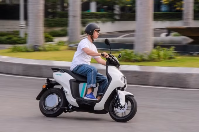 Neos là mẫu xe cá tính, thời trang, mang lại cảm giác lái linh hoạt trong phố. Ảnh: Thành Nhạn