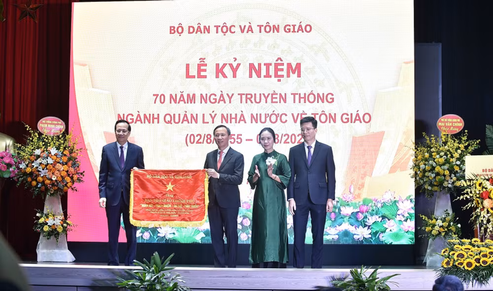 Phó Thủ tướng Mai Văn Chính dự Lễ kỷ niệm 70 năm Ngày Truyền thống ngành quản lý nhà nước về tôn giáo- Ảnh 4.