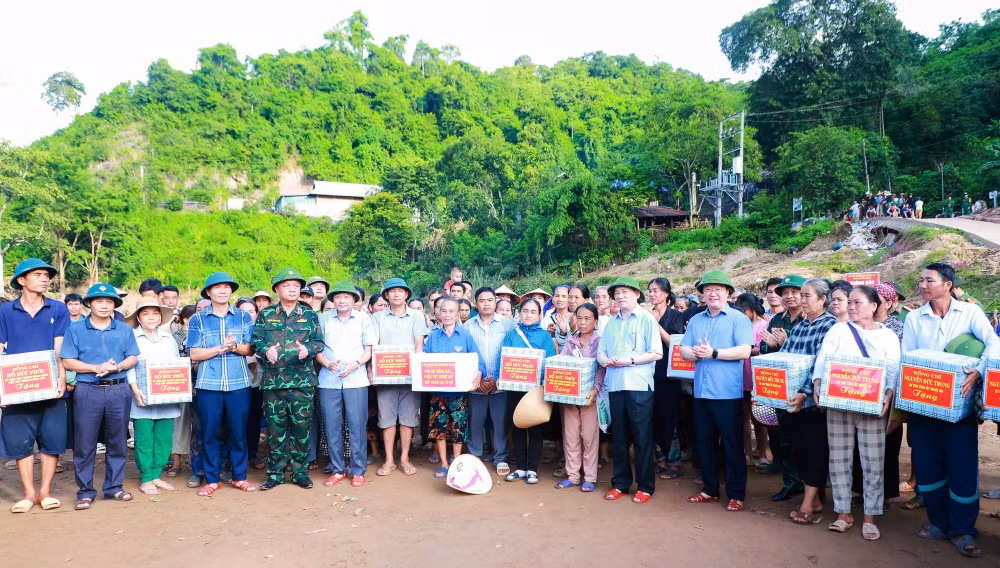 Phó Thủ tướng: Xem xét hỗ trợ tỉnh Nghệ An thêm 500 tỷ đồng khắc phục hậu quả mưa lũ- Ảnh 7.