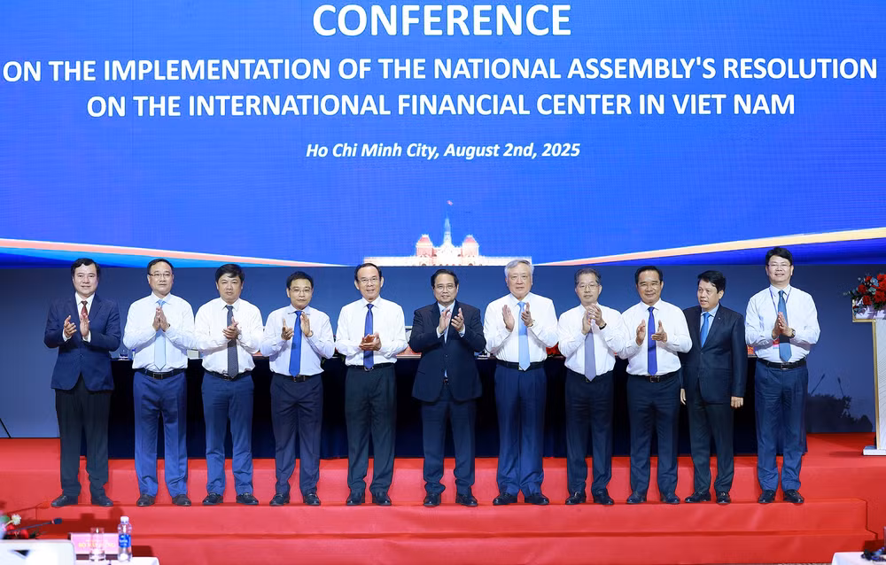 Thủ tướng chủ trì Hội nghị triển khai Nghị quyết của Quốc hội về Trung tâm tài chính quốc tế- Ảnh 1.