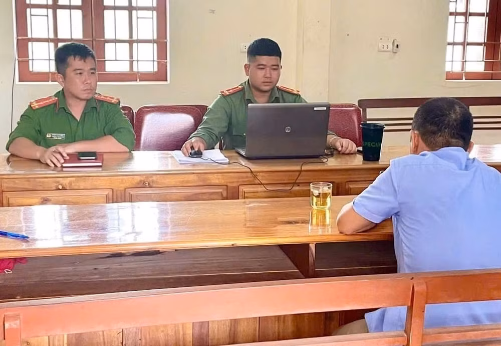 Công an xã Tân An làm việc với ông P.V.B