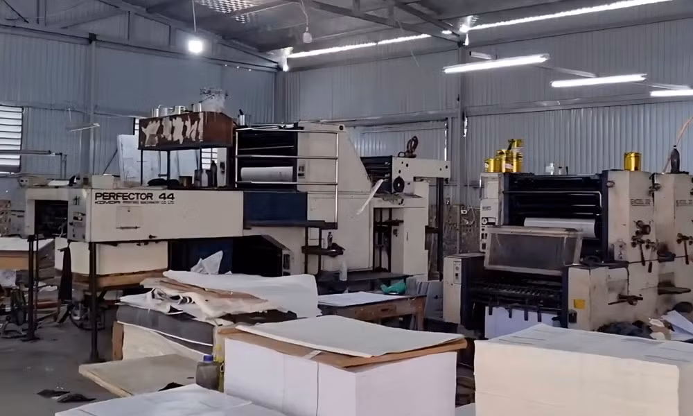 Xưởng sản xuất sách giả bị phát hiện tại Hà Nội.