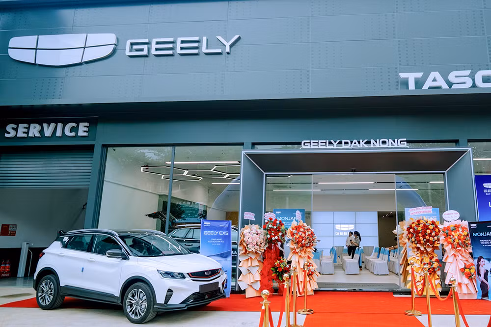 Geely đang có tốc độ mở mới hệ thống đại lý mạnh mẽ - Ảnh: Tasco