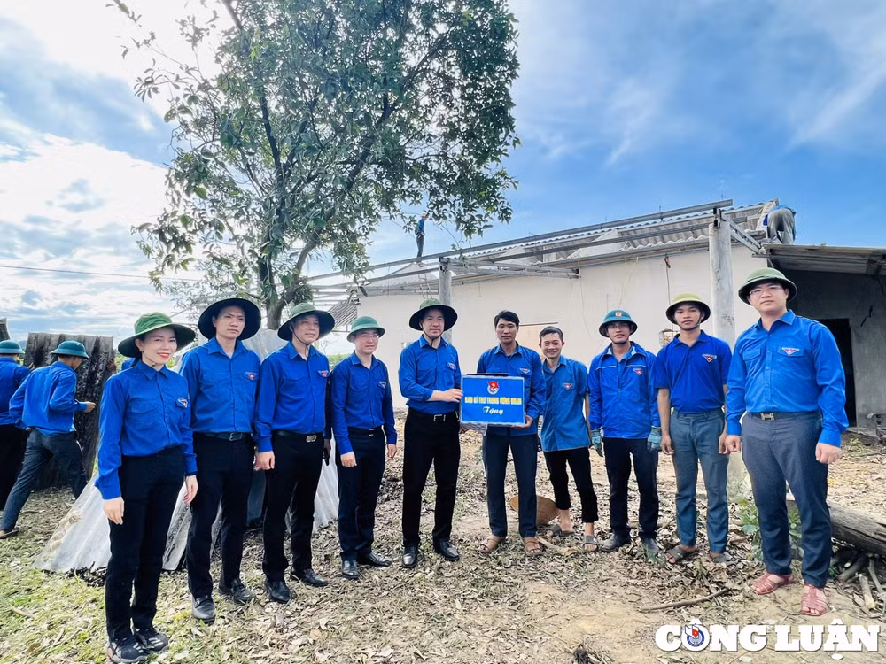 tuoi tre ha tinh gop phan day nhanh tien do cong trinh duong day 500kv mach 3 hinh 6