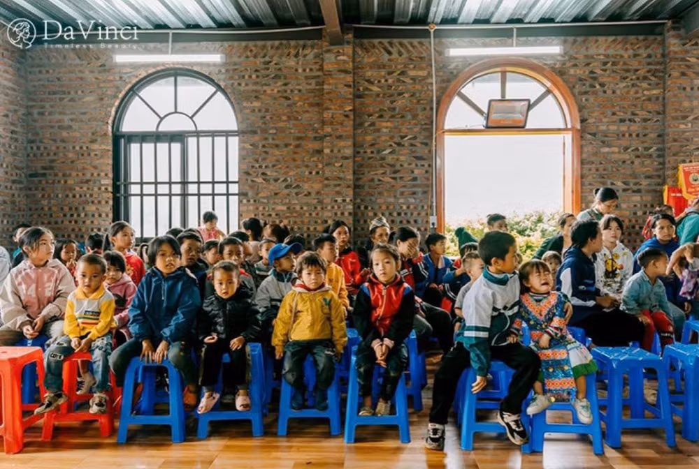 vien tham my davinci ghi dau an voi hoat dong thien nguyen toi cac em nho tai sapa hinh 9