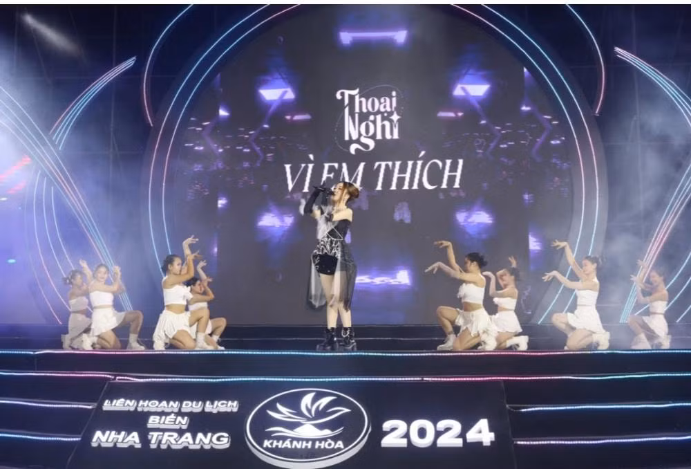 man nhan voi dem nghe thuat dac biet ton vinh ban sac viet dau an nha trang hinh 10