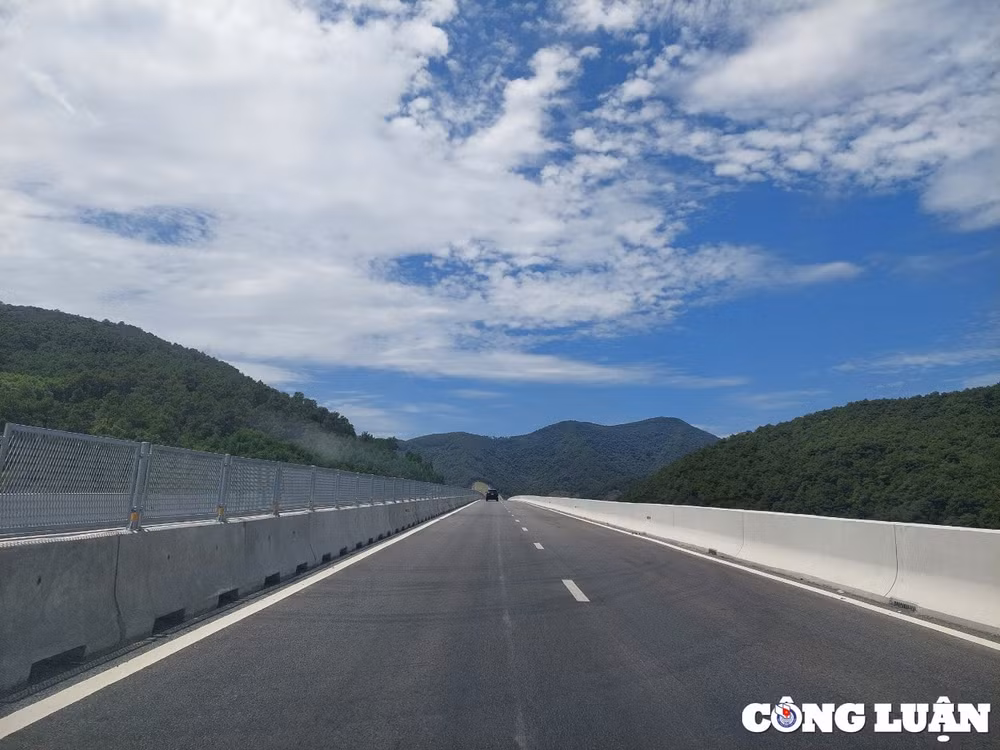 gap rut thi cong cao toc dien chau bai vot de thong xe vao ngay 30 6 hinh 3