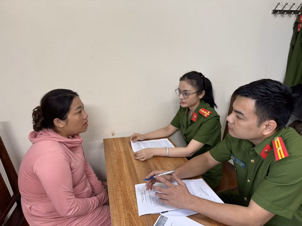 bat nu quai moi gioi mua ban tre em cho gia dinh hiem muon hinh 1