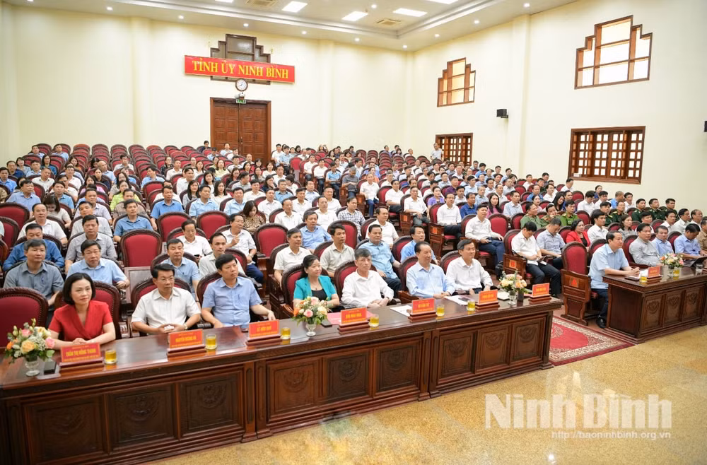 ninh binh nghien cuu hoc tap noi dung cac bai viet tac pham cua tong bi thu nguyen phu trong hinh 1
