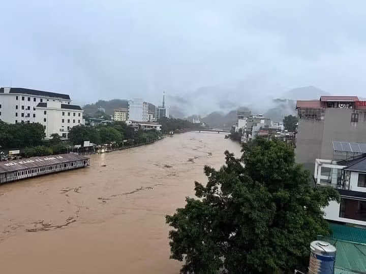 thuy dien son la tuyen quang dong loat xa lu trong hom nay hinh 1