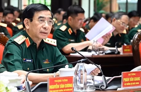 lan toa hinh anh cao dep bo doi cu ho thoi ky moi hinh 2