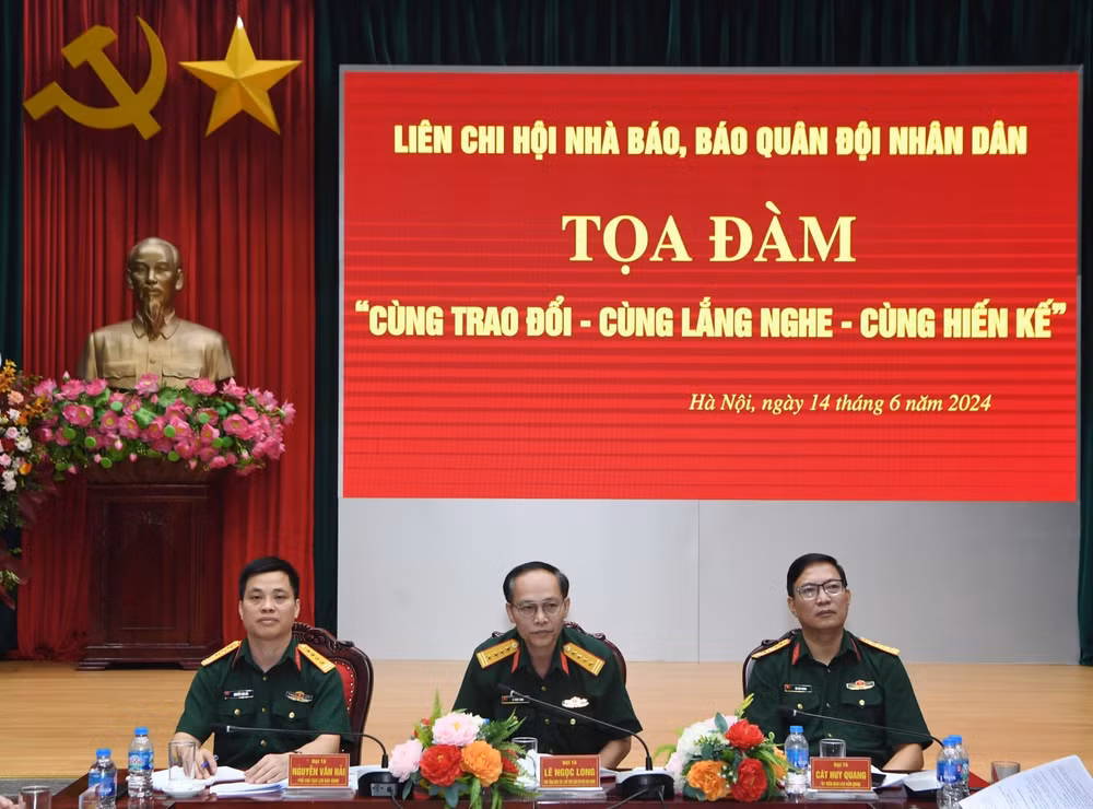 khi nha baocung trao doi cung lang nghe cung hien ke hinh 1