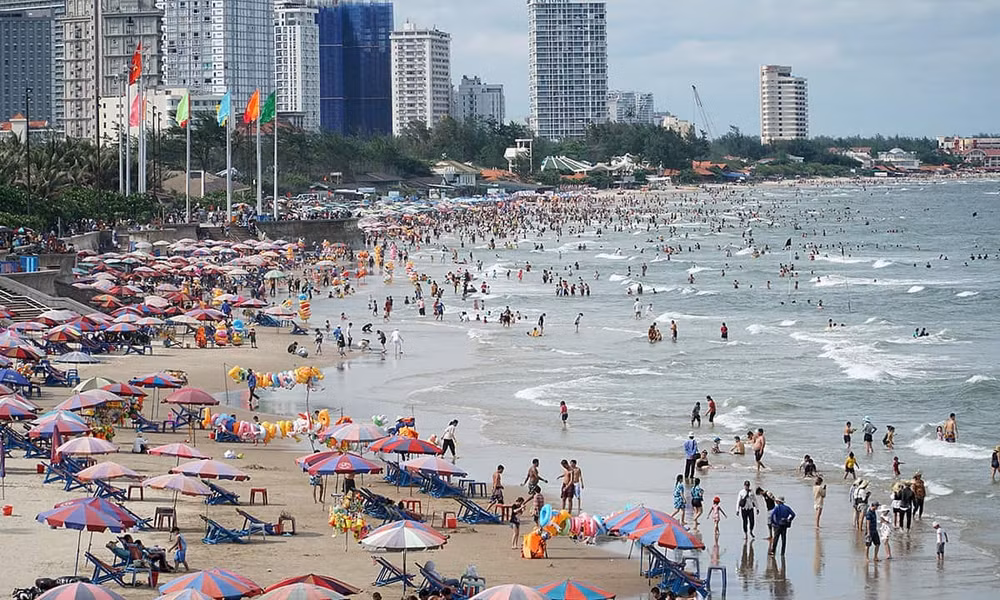 vung tau la diem tranh nong hang dau cua khach viet mua du lich he 2024 hinh 1