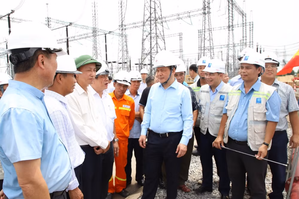 bo truong bo cong thuong kiem tra tien do thi cong du an duong day 500kv mach 3 hinh 1