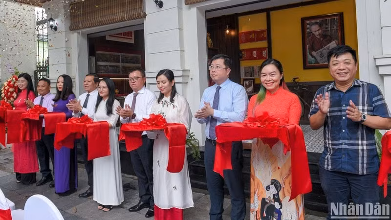 ra mat khong gian trung bay trai nghiem va gioi thieu san pham bao nhan dan hinh 3