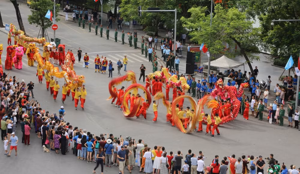 xay dung thanh pho ha noi tieu bieu ve loi song phong cach ung xu hinh 1