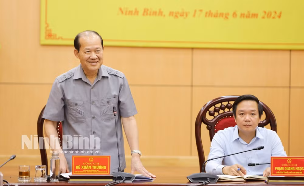 ninh binh cong tac thi dua khen thuong la nhiem vu chinh tri quan trong hinh 2